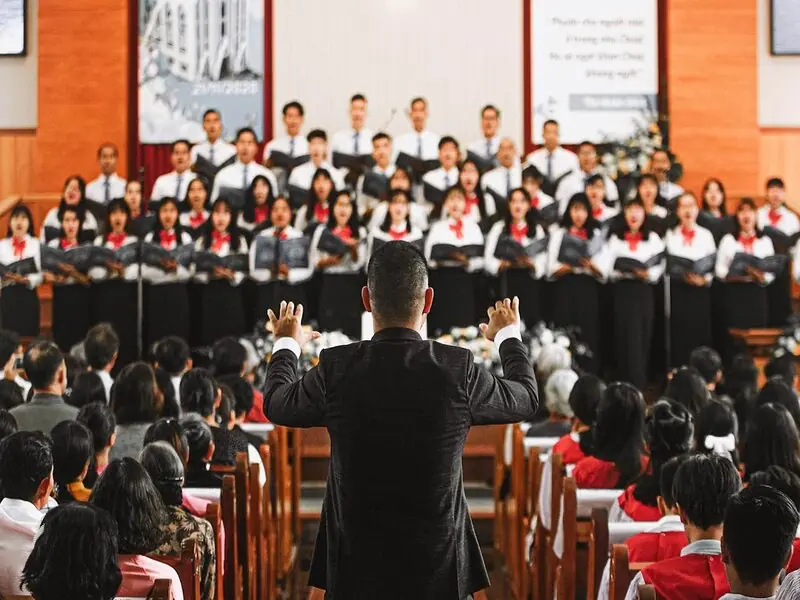 soñar con himno